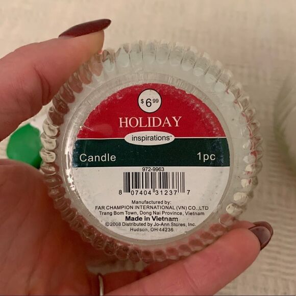 Holiday Mitten Candles   - Picture 9 of 9